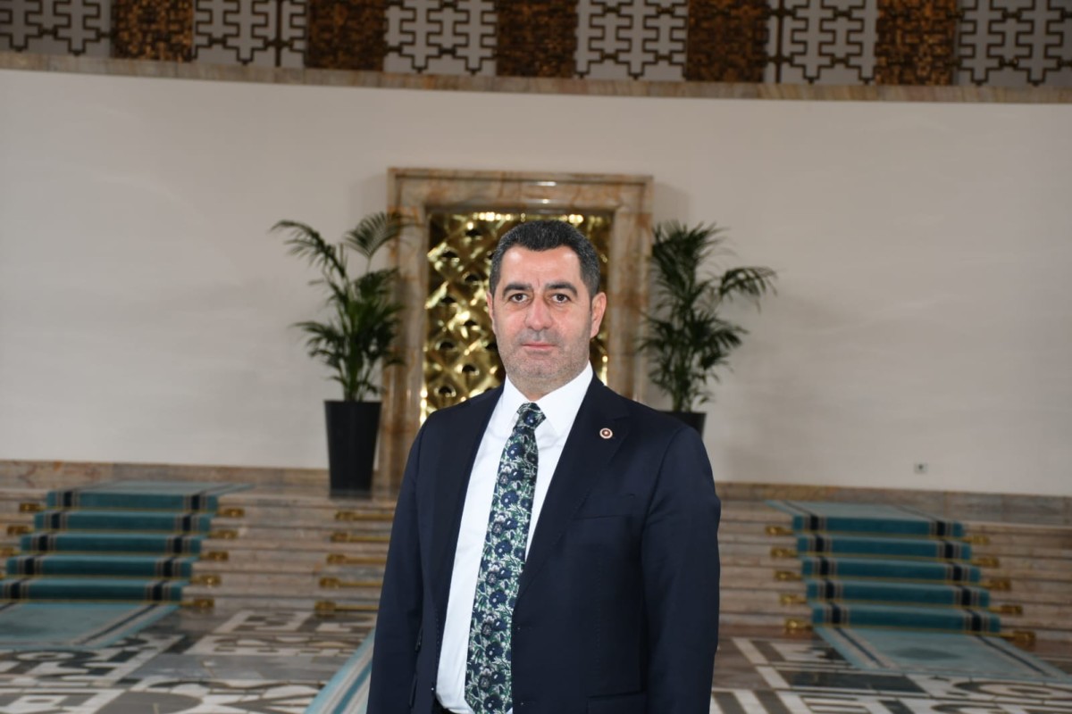 Kurban ibadetinin teslimiyetin, paylaşmanın ve kardeşliğin en güçlü nişanelerinden birisidir