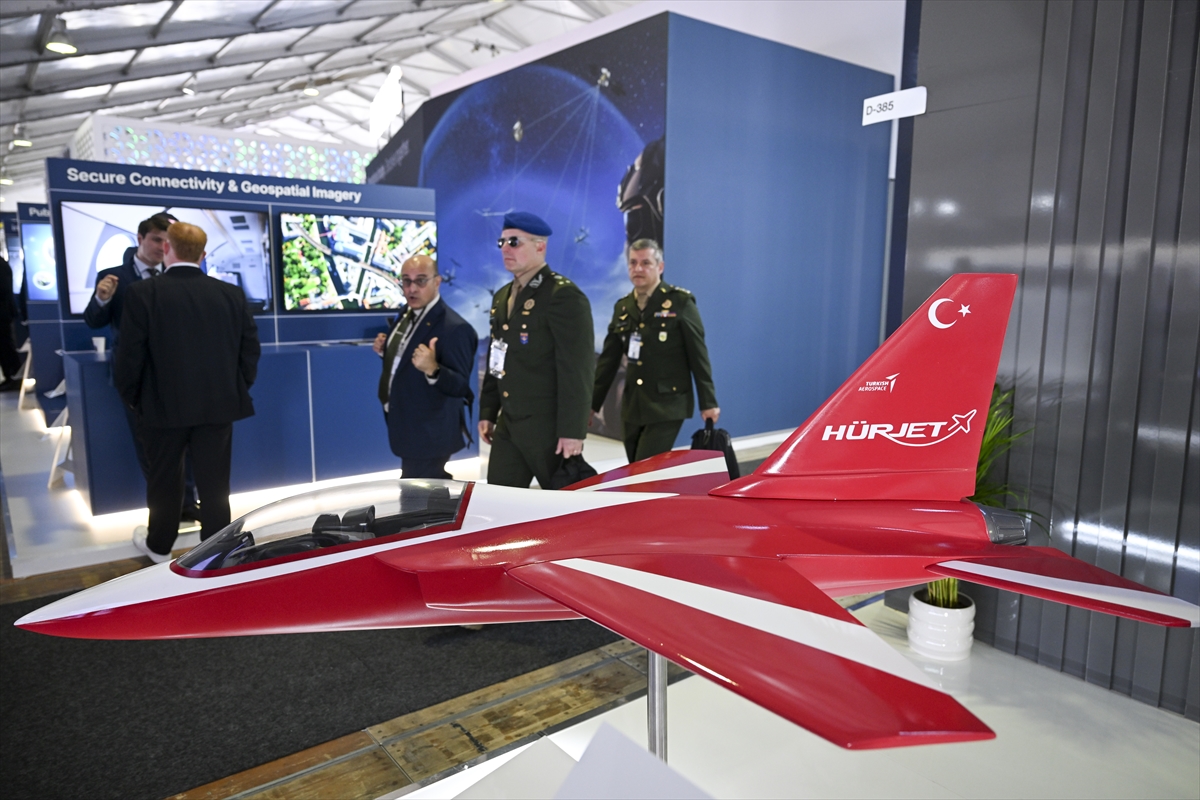 Berlin Uluslararası Uzay ve Havacılık Fuarı kapılarını açtı