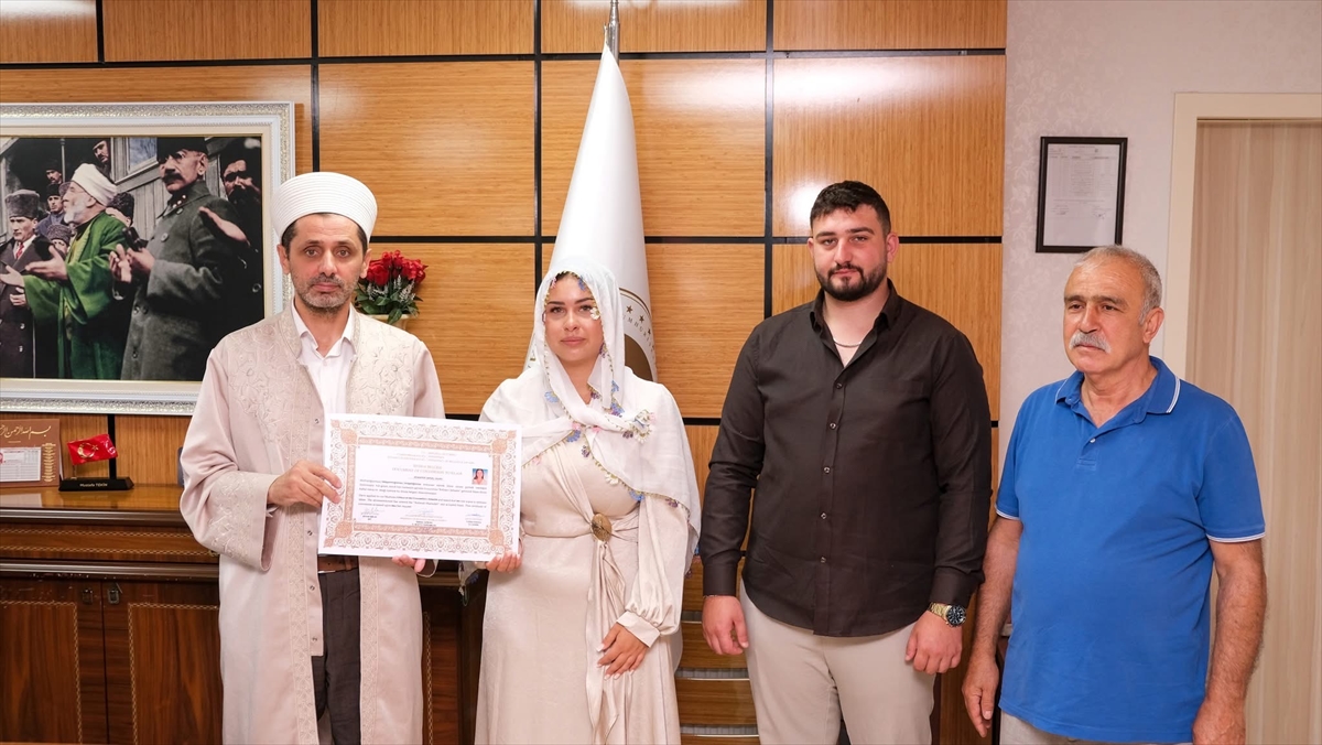 Alman kadın Kırşehir'de Müslüman oldu