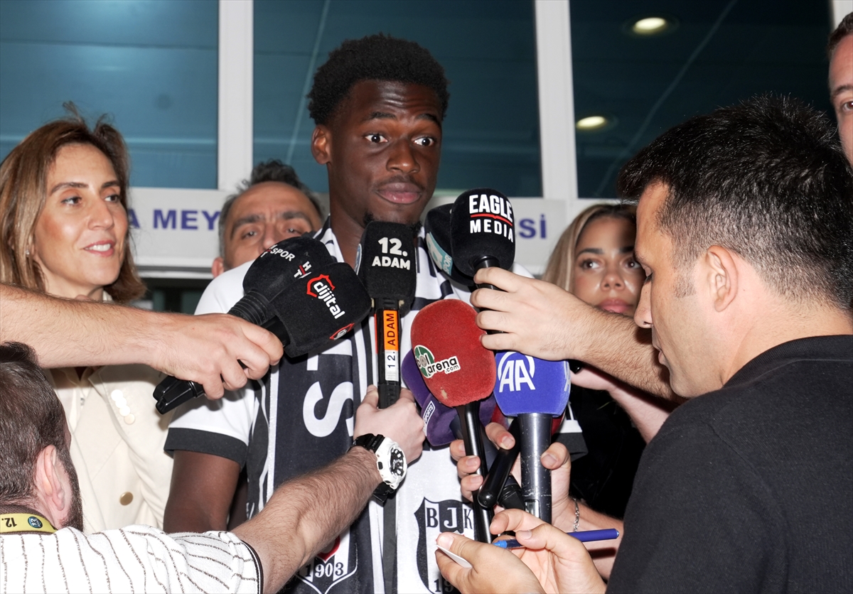 Hollandalı futbolcu Ernest Poku, Beşiktaş için İstanbul'a geldi