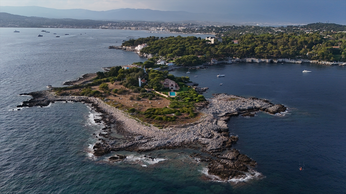 Fransız Rivierası'ndaki Cap d'Antibes kıyıları