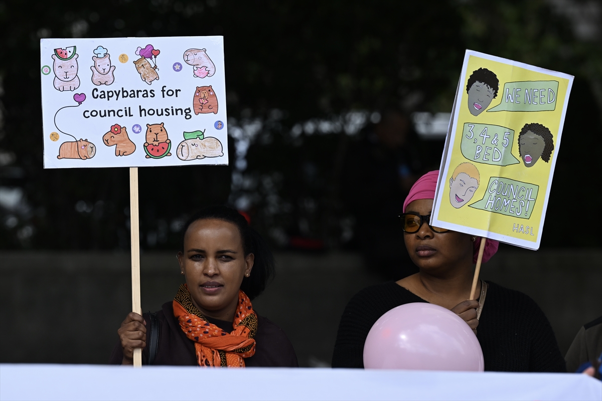 Londra’da yüksek kiralar protesto edildi