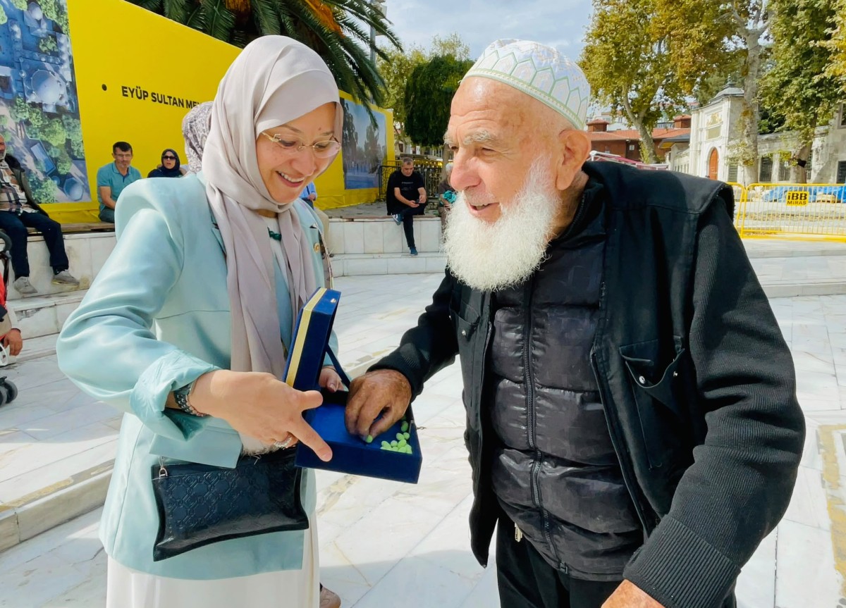   BAKBAK, TÜRKİYE YÜZYILI BULUŞMALARI KAPSAMINDA EYÜPSULTAN'DA SOKAĞA İNDİ