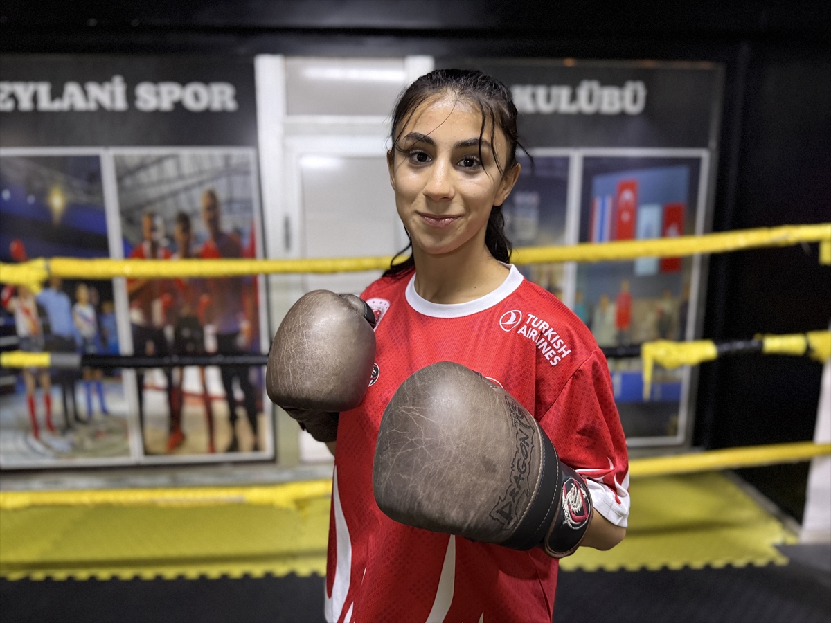 Milli muaythai sporcusu Ela Nur Gümüş'ün hedefi Avrupa Şampiyonası'nda zirveye çıkmak:
