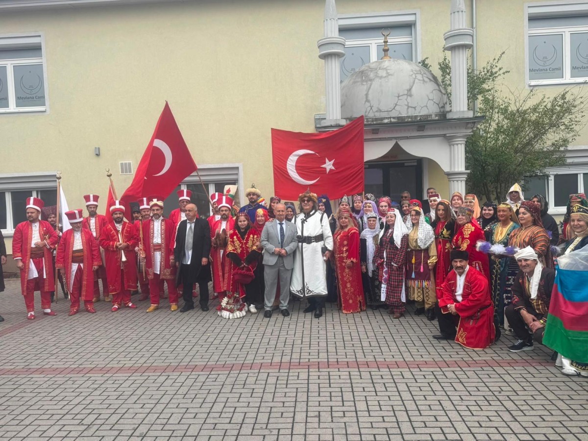 Fürth’te Türk toplumunun korteji Hasat Bayramı’na damga vurdu